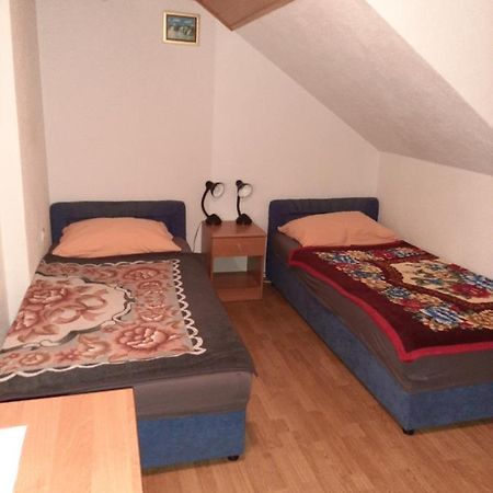 Rooms Mostanje Karlovac Exteriör bild