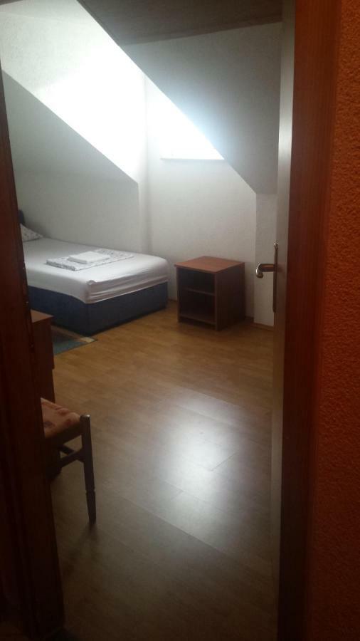 Rooms Mostanje Karlovac Exteriör bild